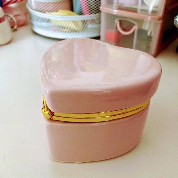 Other - Jewelry Heart Shaped Cases